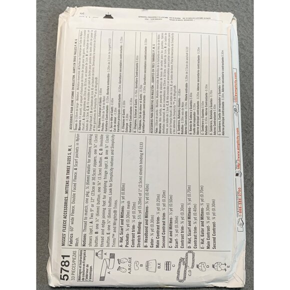 Simplicity Crafts 5781 Fleece Accessory Patterns By Elaine Heigl Designs - uncut - Picture 2 of 2